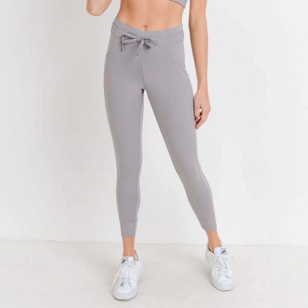 New! Mono B Ice Grey Capri Hybrid Jogger Leggings